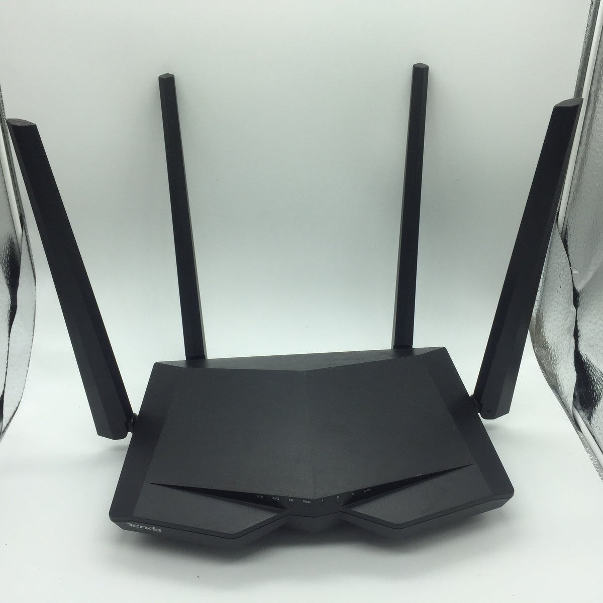 Second -hand Tengda F3 wireless router WiFi home high -speed wall dormitory dual -frequency hundred 