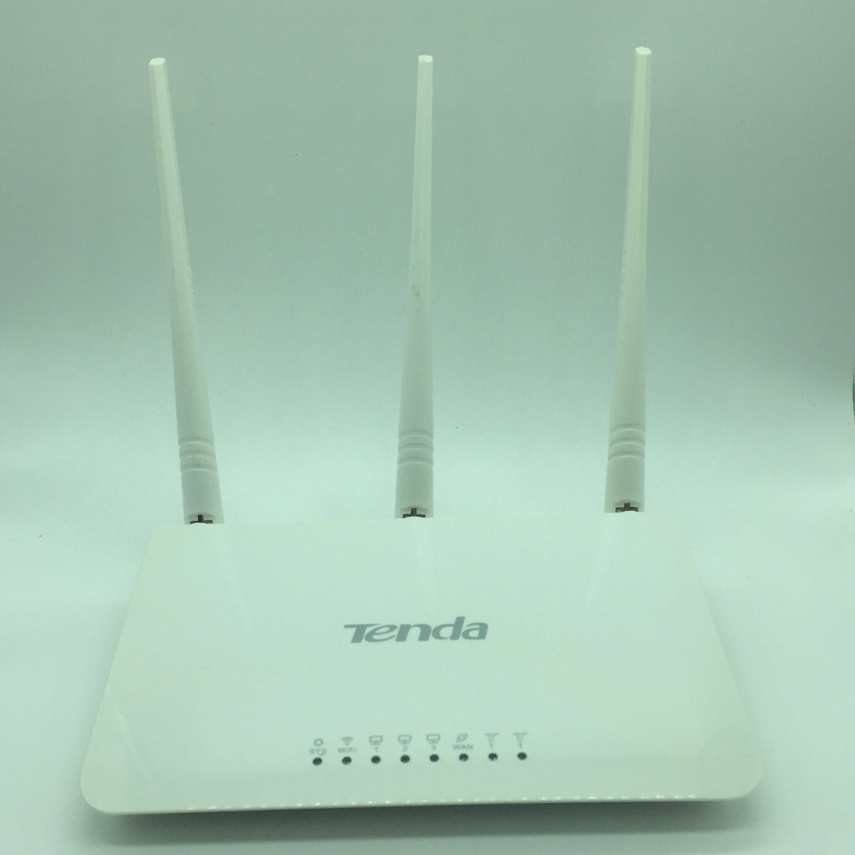 Second -hand Tengda F3 wireless router WiFi home high -speed wall dormitory dual -frequency hundred 