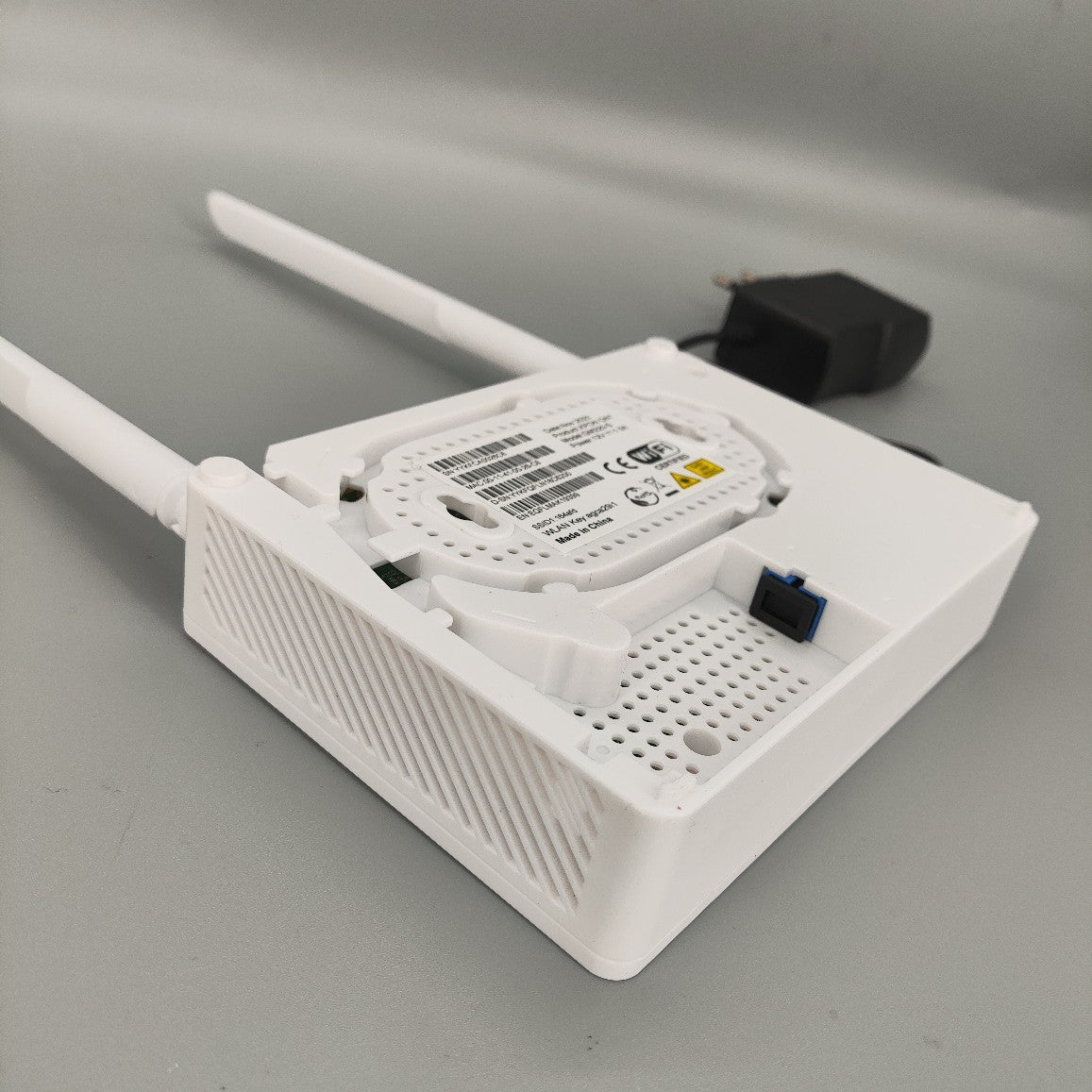 New GM220-S English version of GPON terminal is compatible with XPON Gigabit Wireless Cat ONU/ONT
