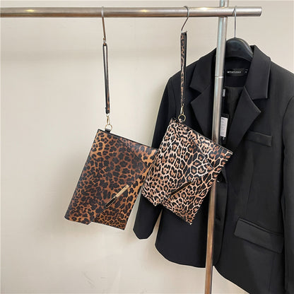 Fashionable elegant universal shoulder bag for leisure, small clutch bag, food bag